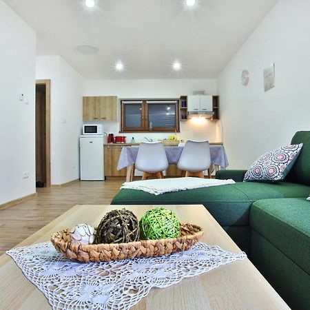 Apartamento Kamilli Bešeňová Exterior foto